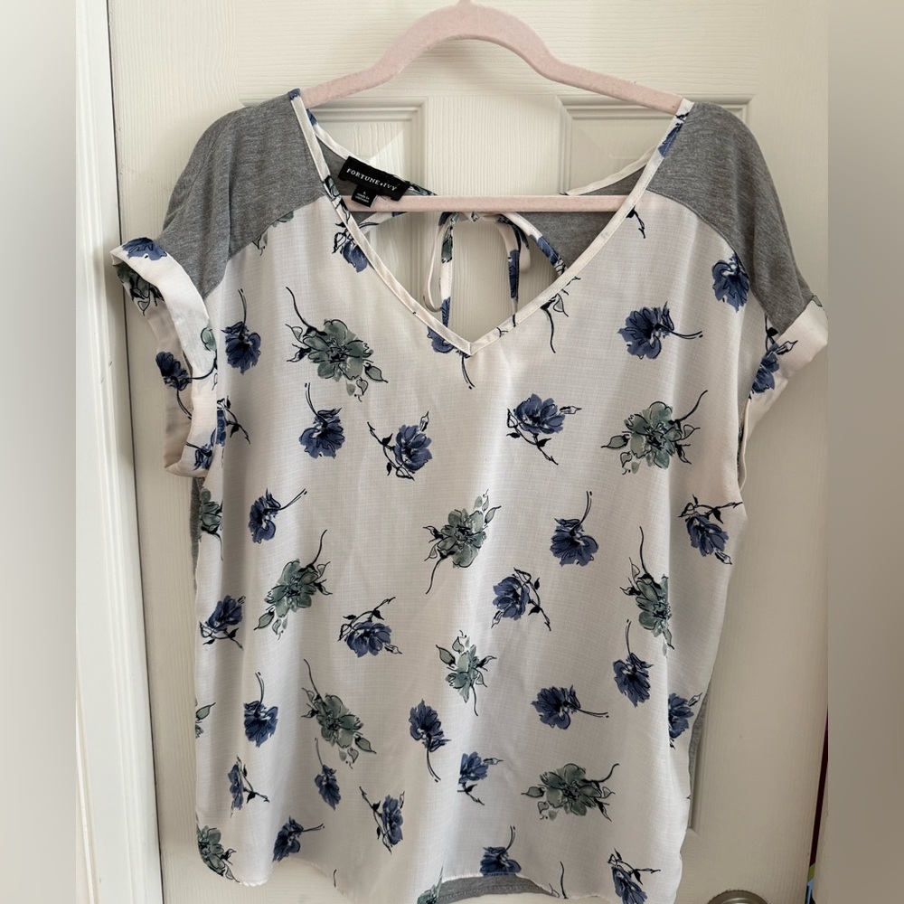 Floral V‑Neck Short Sleeve Blouse - White with Blue & Sage Floral Print